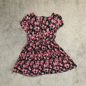 Casual short-sleeve floral & black dress